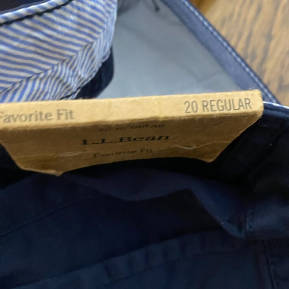 L.L.  Bean Favorite Fit 20 Reg Navy cropped pants NWT - Picture 5 of 8